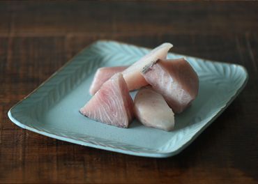 台灣紅魽魚寶寶魚塊