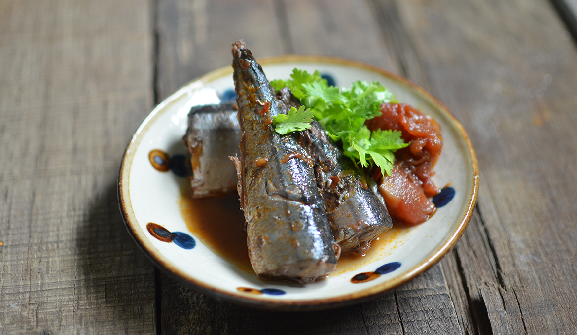 紅酒番茄燉煮秋刀魚