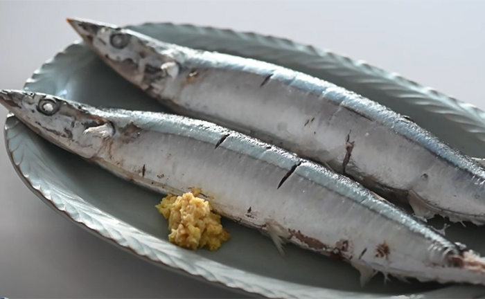 「川燙秋刀魚」的吃法(含清蒸)