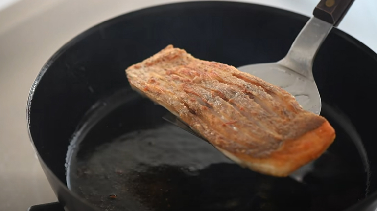 煎魚要不要蓋鍋蓋？