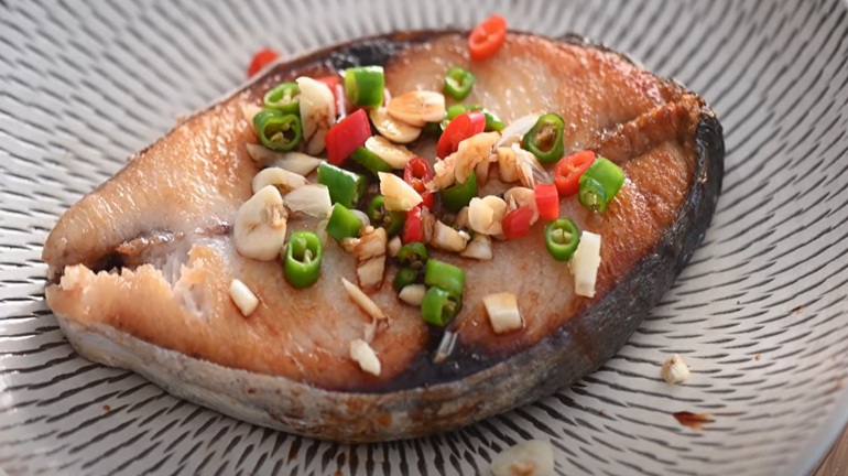 今天我們要來煎「馬加魚（土魠魚）」！