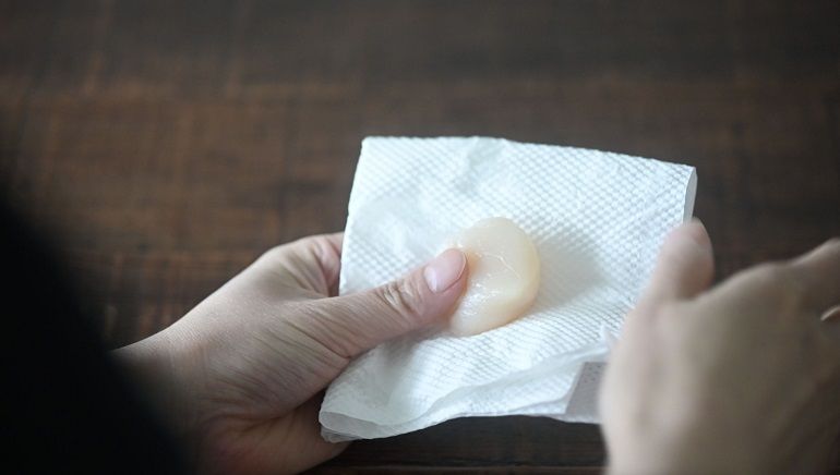 怎麼煎干貝才不會表面還沒焦就出水？